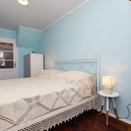 Apartman Little House In *