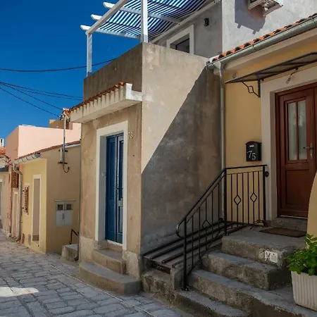 Apartman Little House In