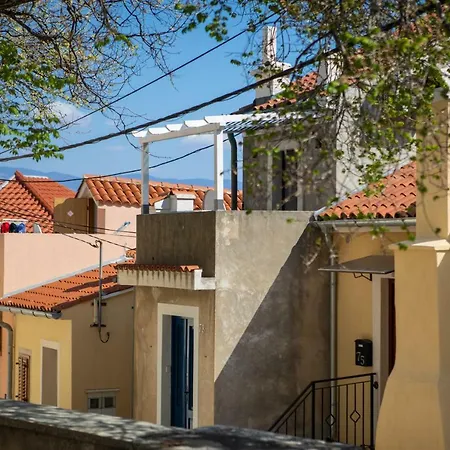 Apartman Little House In *